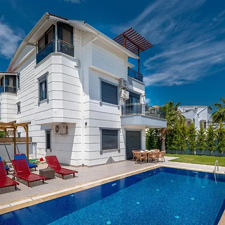 Hotel W Jacuzzi, Private Pool, Garden In Antalya 3*