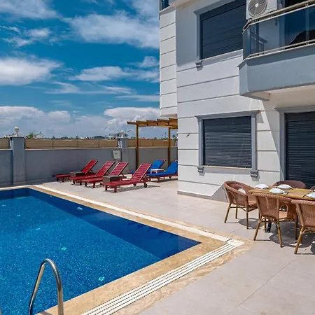 W Jacuzzi, Private Pool, Garden In Antalya Otel 3*