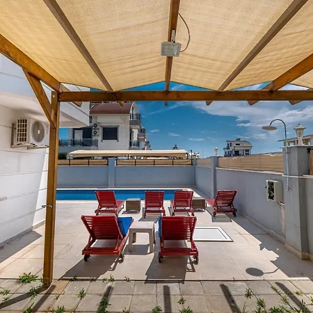 Otel W Jacuzzi, Private Pool, Garden In Antalya