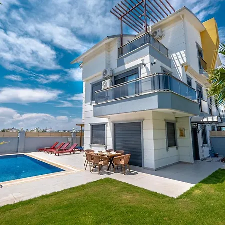W Jacuzzi, Private Pool, Garden In Antalya